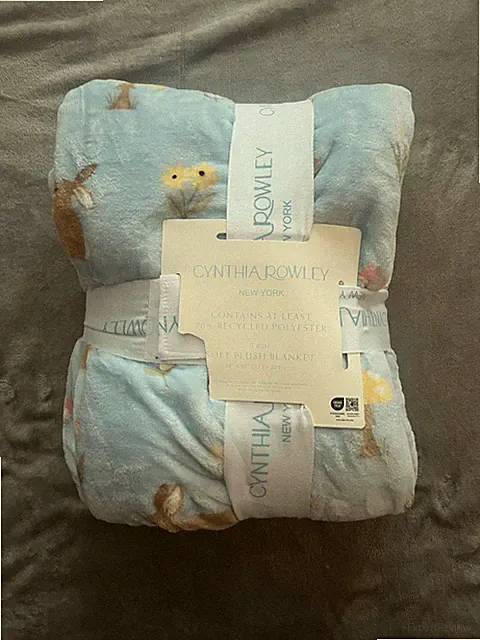 Cynthia Rowley New York Soft Plush Twin Size Easter Themed Blanket 68”x90” NEW